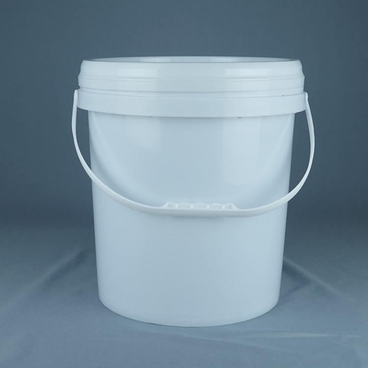 Stackbarer Plastikbehälter für Lebensmittel mit Deckel und Handgriff