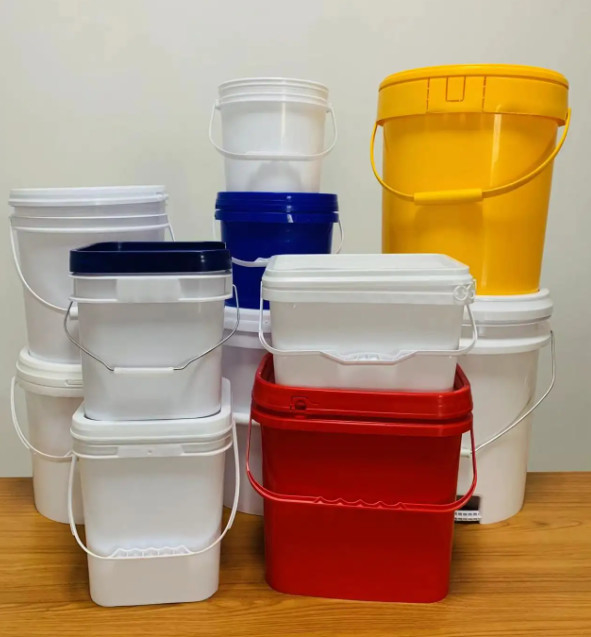 Glatte Oberfläche 1,5 mm Plastikbehälter mit Dichtungsdeckel und Metallgriff für Wasserfarbe Lebensmittel chemische Beschichtung
