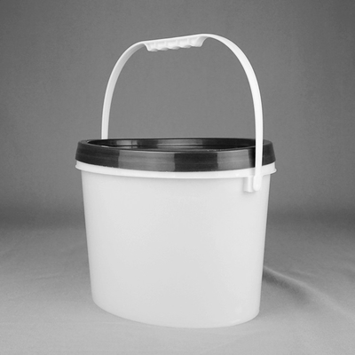 fertigte ovaler Eimer des Kunststoffgehäuse-5.5L mit einem Deckel-und Handzug besonders an