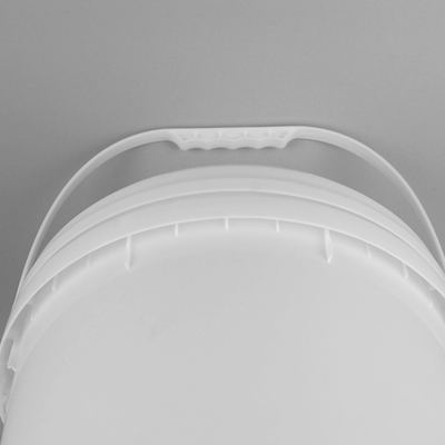 Weißer runder leerer 20 Liter-Plastikfarbeimer für Farbe